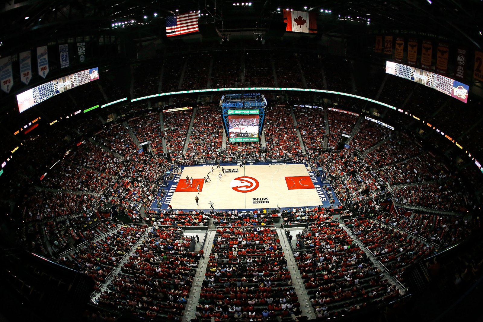 Fisheye view of Philips Arena in Atlanta during a Hawks basketball game