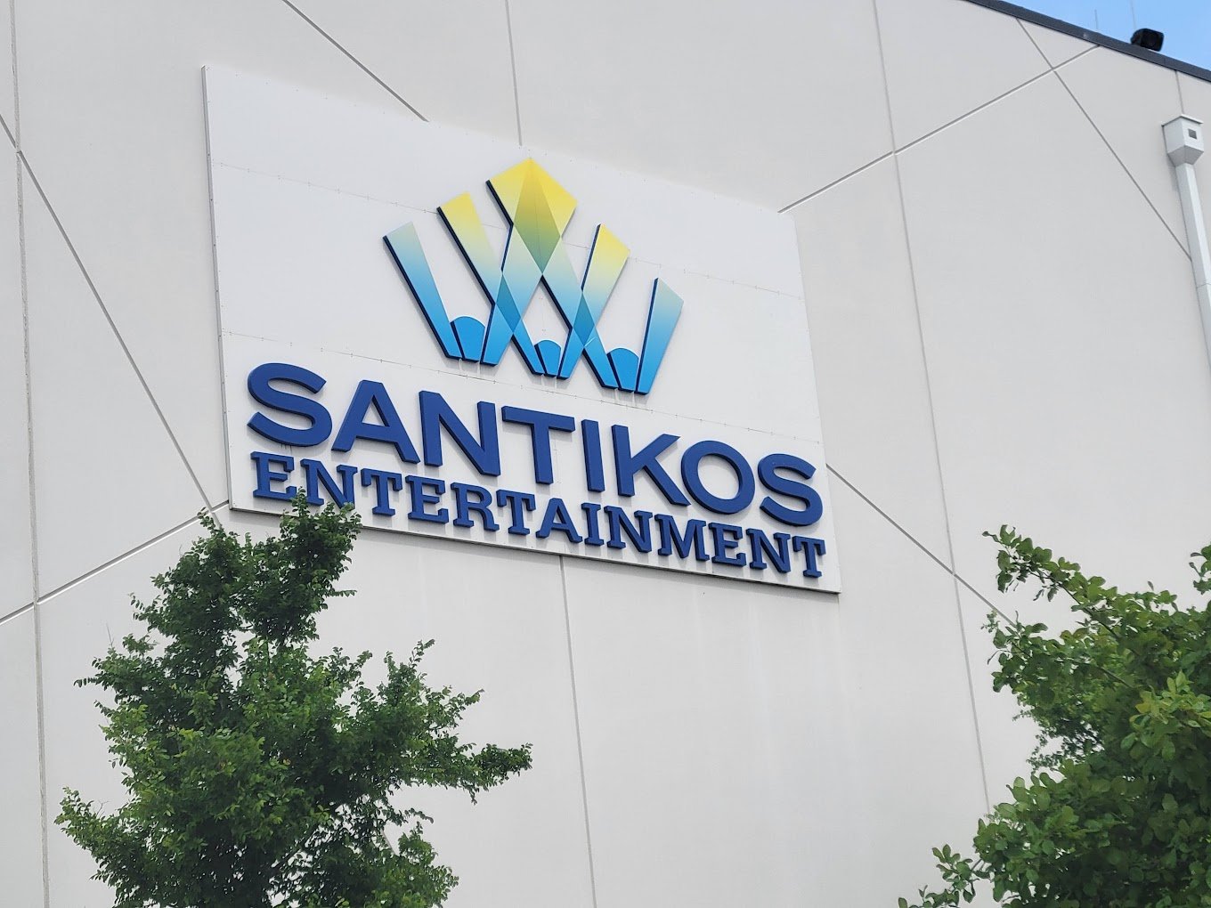 Santikos Entertainment sign on the Cibolo building